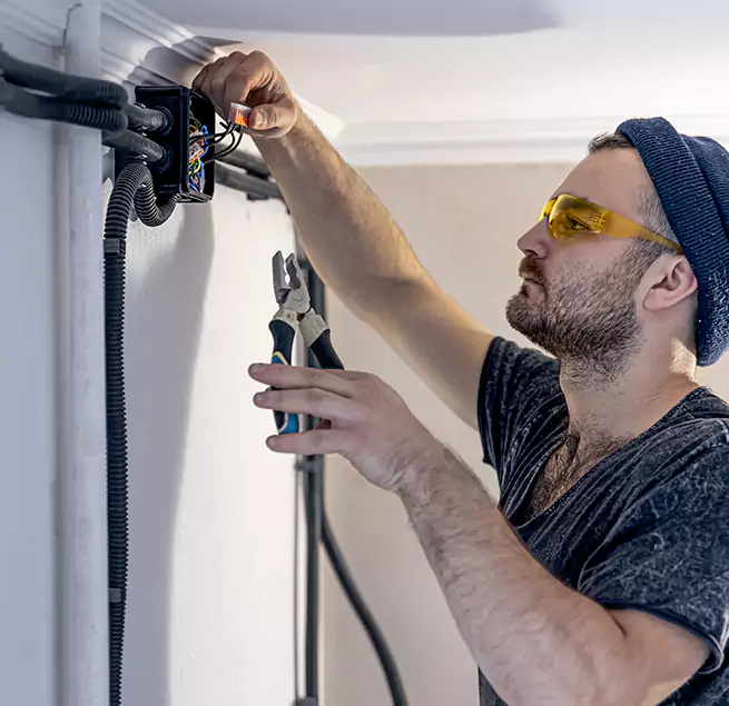 Why Hialeah, FL Homeowners Choose Hialeah Air Duct Cleaning Pro for HVAC UV Light Installation?